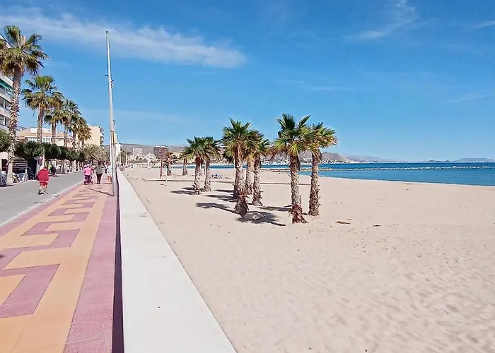 Bungalow Con Encanto, 100M2, A 800 M De La Playa